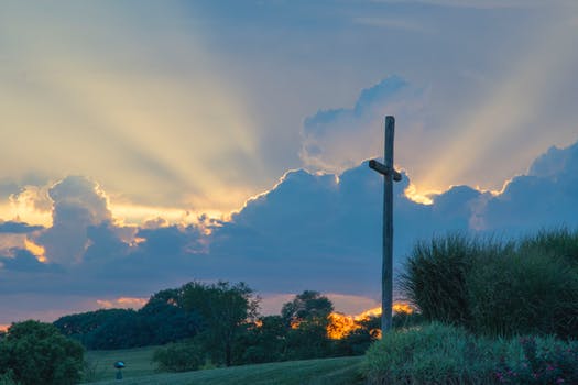 Cross_Clouds_Light