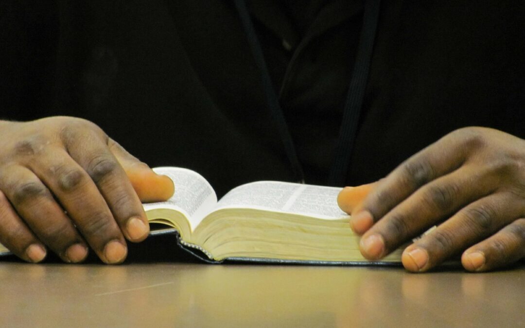 Bible_hands_study