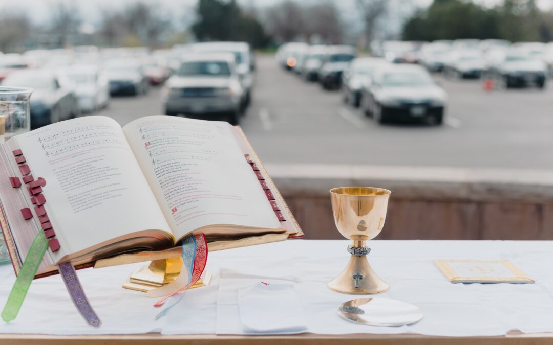 Parking_lot_worship_service