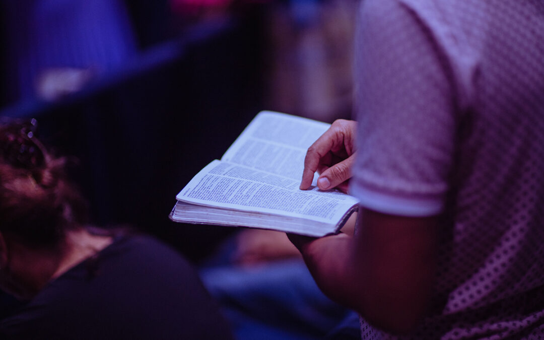 hands_holding_Bible
