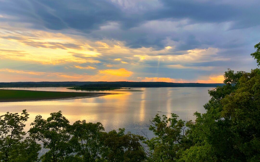 river_sunlight_pexels